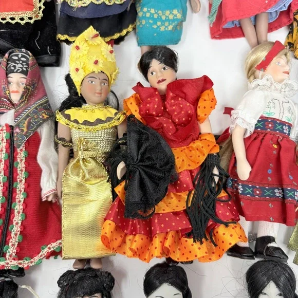 Vintage Expo 67 Ceramic Dolls Lot, 17 Dolls About 7" Girls From Around The World - Picture 5 of 9